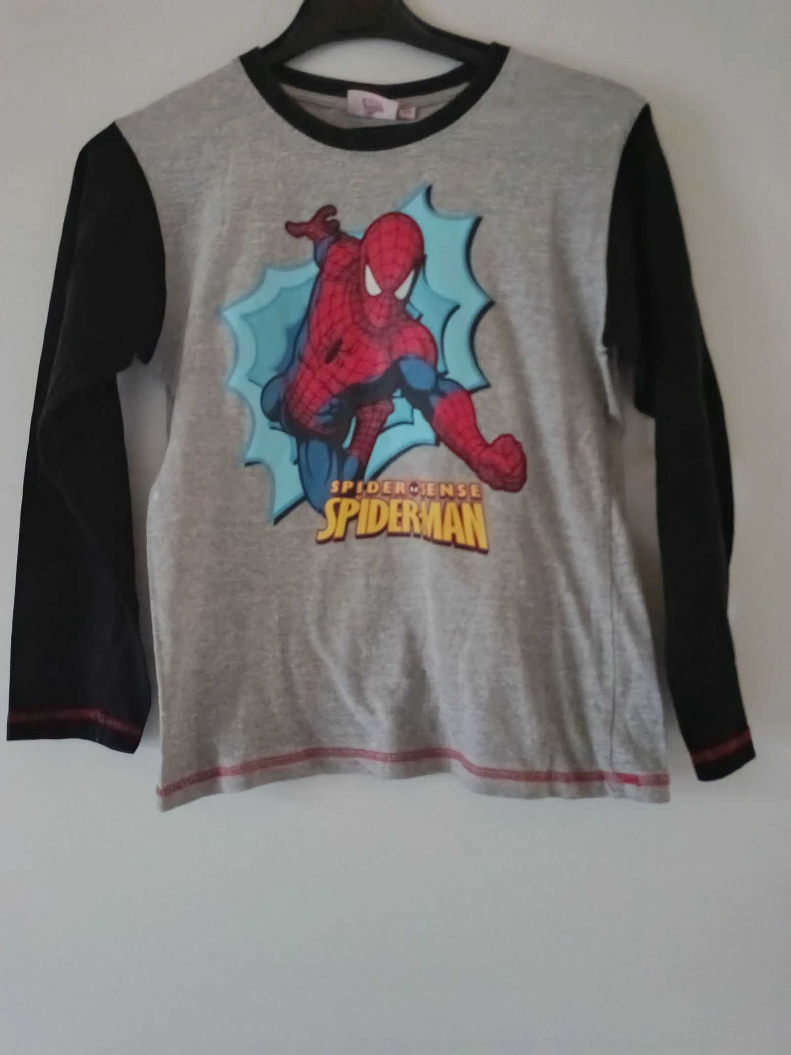 Pull léger taille 10 ans 